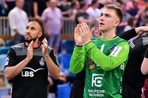 Lasse Ludwig 1 VFL Potsdam 01 , David Cyrill Akakpo 1 VFL Potsdam 19 GER, 1 VFL Potsdam vs Tus N Luebbecke, Handball, 2 Bundesliga Herren, 38 Spieltag, Saison 2022 23, 07 06 2023 GER, 1 VFL Potsdam vs Tus N Luebbecke, Handball, 2 Bundesliga Herren, 38 Spieltag, Saison 2022 23, 07 06 2023 Potsdam Copyright: xEibner-Pressefotox xClaudiusxRauchx EP_CRH