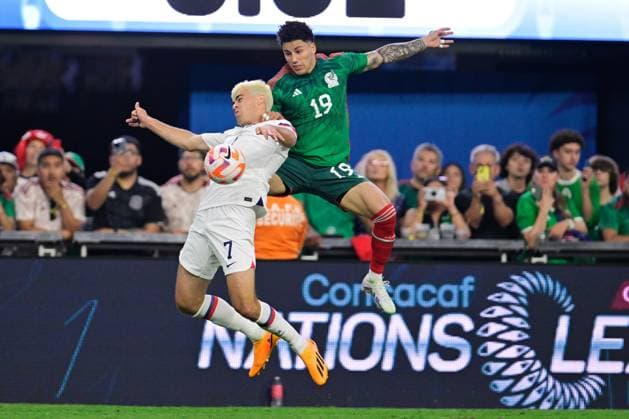RECORD DATE NOT STATED CONCACAF NATIONS LEAGUE 2022-2023 United States vs Mexico SF (L-R), Giovanni Reyna of USA and Gerardo Arteaga of Mexico during the game United States (USA) vs Mexico (Mexican national team, Nationalteam , corresponding to Semifinals of Final Four of the CONCACAF Nations League 2022-2023, at Allegiant Stadium, on June 15, 2023. <br><br> (I-D), Giovanni Reyna de USA y Gerardo Arteaga de Mexico durante el partido Estados Unidos (EUA) vs Mexico (Seleccion Mexicana), correspondiente a Semifinales del Final Four de la Liga de Naciones CONCACAF 2022-2023, en el Allegiant Stadium, el 15 de junio de 2023. LAS VEGAS NEVADA ESTADOS UNIDOS Copyright: xJorgexMartinezx 20230615212046_CNL_23_SF_USA_MEX_REYNA114