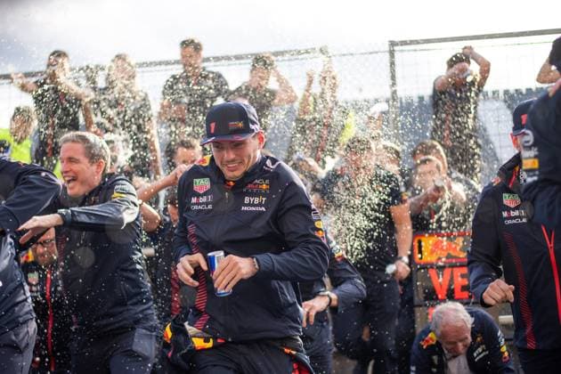 Max Verstappen NED, Oracle Red Bull Racing, 01 and team rejoice over Red Bulls 100 win, CAN, Formula 1 World Championship, Canadian Grand Prix, Circuit de Gilles Villeneuve Montreal, race, 18 06 2023 CAN, Formula 1 World Championship, Canadian Grand Prix, Circuit de Gilles Villeneuve Montreal, race, 18 06 2023 Montreal Copyright: xEibner Memmlerx EP_MMR