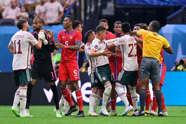 RECORD DATE NOT STATED CONCACAF NATIONS LEAGUE 2022-2023 Panama vs Mexico Third Place (L-R),Santiago Gimenez of Mexico, Roderick Miller of Panama, Erick Sanchez of Mexico and Alberto Quintero of Panama during the game Panama vs Mexico (Mexican national team, Nationalteam , corresponding to Third Place of Final Four of the CONCACAF Nations League 2022-2023, at Allegiant Stadium, on June 18, 2023. <br><br> (I-D), Santiago Gimenez de Mexico, Roderick Miller de Panama, Erick Sanchez de Mexico y Alberto Quintero de Panama durante el partido Panama vs Mexico (Seleccion Mexicana), correspondiente por el Tercer Lugar de la Final Four de la Liga de Naciones CONCACAF 2022-2023, en el Allegiant Stadium, el 18 de junio de 2023. LAS VEGAS NEVADA ESTADOS UNIDOS Copyright: xJorgexMartinezx 20230618173344_CNL_23_3RD_PAN_MEX_QUINTERO207