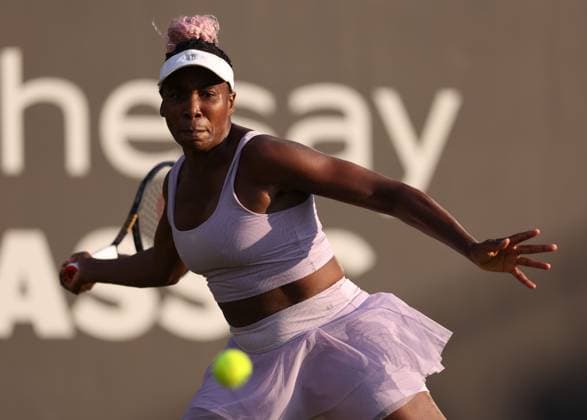 Mandatory Credit: Photo by Ryan Browne Shutterstock (13977104bf) Venus Williams of the USA during her round of 16 match. Rothesay Classic, Day Four, Tennis, Edgbaston Priory Club, Birmingham, UK - 22 Jun 2023 Rothesay Classic, Day Four, Tennis, Edgbaston Priory Club, Birmingham, UK - 22 Jun 2023 Copyright: xRyanxBrowne Shutterstockx 13977104bf