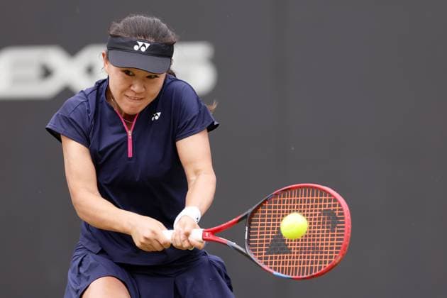 Mandatory Credit: Photo by Ryan Browne Shutterstock (13977105x) Lin Zhu of China during her quarter-final match. Rothesay Classic, Day Five, Tennis, Edgbaston Priory Club, Birmingham, UK - 23 Jun 2023 Rothesay Classic, Day Five, Tennis, Edgbaston Priory Club, Birmingham, UK - 23 Jun 2023 Copyright: xRyanxBrowne Shutterstockx 13977105x