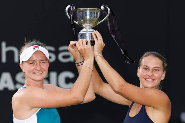 Mandatory Credit: Photo by Ryan Browne Shutterstock (13977110bg) Barbora Krejikova and Marta Kostyuk pose after winning the Women s Doubles Final of the Rothesay Classic. Rothesay Classic, Day Seven, Tennis, Edgbaston Priory Club, Birmingham, UK - 25 Jun 2023 Rothesay Classic, Day Seven, Tennis, Edgbaston Priory Club, Birmingham, UK - 25 Jun 2023 Copyright: xRyanxBrowne Shutterstockx 13977110bg