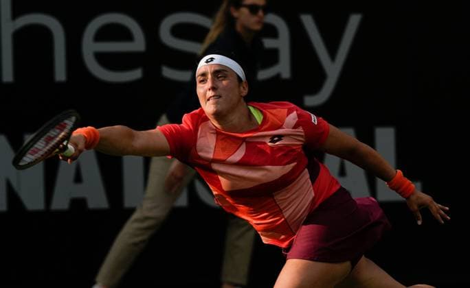 Mandatory Credit: Photo by Dave Shopland Shutterstock (13984799df) Tunisia s Ons Jabeur in 2nd round defeat Rothesay International Eastbourne, Tennis, Day Three, Devonshire Park, Eastbourne, UK - 28 Jun 2023 Rothesay International Eastbourne, Tennis, Day Three, Devonshire Park, Eastbourne, UK - 28 Jun 2023 Copyright: xDavexShopland Shutterstockx 13984799df