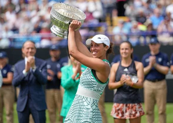 Mandatory Credit: Photo by Dave Shopland Shutterstock (13984806aa) Winner USA s Madison Keys with winner s Trophy Rothesay International Eastbourne, Tennis, Day Six, Devonshire Park, Eastbourne, UK - 01 Jul 2023 Rothesay International Eastbourne, Tennis, Day Six, Devonshire Park, Eastbourne, UK - 01 Jul 2023 Copyright: xDavexShopland Shutterstockx 13984806aa