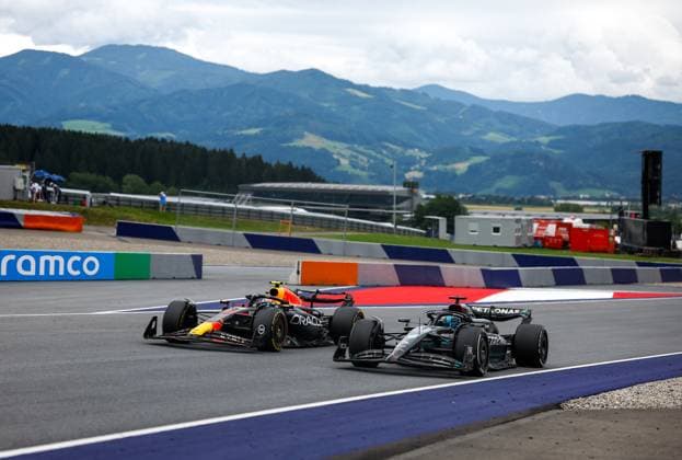 11 PEREZ Sergio (mex), Red Bull Racing RB19, 63 RUSSELL George (gbr), Mercedes AMG F1 Team W14, action during the 2023 Formula 1 Rolex Grosser Preis von Osterreich, 2023 Austrian Grand Prix, 9th round of the 2023 Formula One World Championship, WM, Weltmeisterschaft from June 30 to July 2, 2023 on the Red Bull Ring, in Spielberg, Austria - F1 - AUSTRIAN GRAND PRIX 2023 - RACE DPPI Panoramic F12023GP10AUT_JK085240