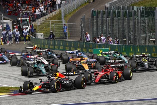 Start of the race: 01 VERSTAPPEN Max (nld), Red Bull Racing RB19, 16 LECLERC Charles (mco), Scuderia Ferrari SF-23, 55 SAINZ Carlos (spa), Scuderia Ferrari SF-23, 04 NORRIS Lando (gbr), McLaren F1 Team MCL60, action during the 2023 Formula 1 Rolex Grosser Preis von Osterreich, 2023 Austrian Grand Prix, 9th round of the 2023 Formula One World Championship, WM, Weltmeisterschaft from June 30 to July 2, 2023 on the Red Bull Ring, in Spielberg, Austria - F1 - AUSTRIAN GRAND PRIX 2023 - RACE DPPI Panoramic F12023GP10AUT_JT12646