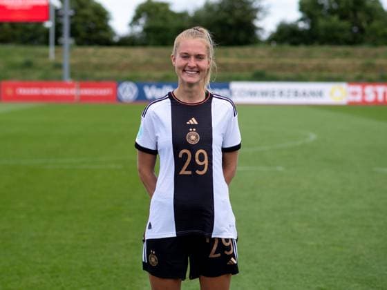 Janina Minge Germany, 29 , GER, DFB Womens National Team, portrait photo session, FIFA World Cup 2023 preparation in Herzogenaurach, 02 07 2023 Nicole Anyomi Germany, 25 ,GER, DFB Womens National Team, portrait photo session, FIFA World Cup 2023 preparation in Herzogenaurach, 02 07 2023 Herzogenaurach Copyright: xEibner-Pressefoto Memmlerx EP_MMR