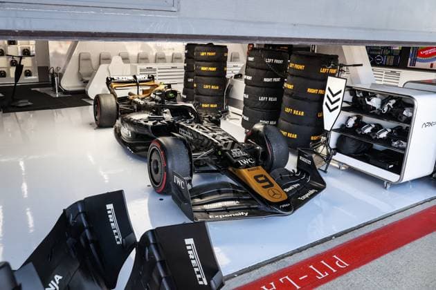 09 PEARCE Joshua, Modified F2 car prepared by Mercedes Applied Science and Carlin for the fictional Apex APXGP team in the F1 movie by Apple Studios Bruckheimer Films, garage, box, during the 2023 Formula 1 Aramco British Grand Prix, 10th round of the 2023 Formula One World Championship, WM, Weltmeisterschaft from July 7 to 9, 2023 on the Silverstone Circuit, in Silverstone, United Kingdom - F1 - BRITISH GRAND PRIX 2023 DPPI Panoramic 00123024_AV6_2846