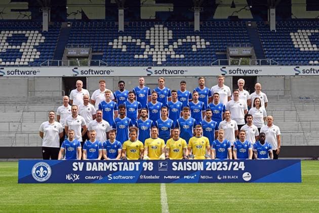 10 07 2023, xjhx, Football 1 Bundesliga, SV Darmstadt 98 photo session season 2023 24 SV Darmstadt 98 1 BL Porträttermin 2023 2024 emspor, Back row f l Supervisor Michael Richter, Supervisor Jonas Nietzel, Frank Ronstadt, Thomas Isherwood, Oscar Vilhelmsson, Fabio Torsiello, Nemanja Celic, Team doctor Dr Philip Jessen, Team doctor Dr Ingo Schwinnen, Team doctor Dr Alexander Lesch Third row f l Physiotherapist Sebastian Pommer, Supervisor Matthias Neumann, Clemens Riedel, Emir Karic, Tobias Kempe, Mathias Honsak, Jannik Mueller, Fabian Schnellhardt, Physiotherapist David Ackermann, Physiotherapist Katrin Herbig Second row from l Rehab coach Florian Bauer, Athletics coach Chris Busse, Goalkeeper coach Dimo Wache, Aaron Seydel, Frasier Hornby, Christoph Zimmermann, Matej Maglica, Klaus Gjasula, Co coach Kai Peter Schmitz, Co coach Ovid Hajou, Coach Torsten Lieberknecht Front row from l Fabian Nürnberger, Andreas Müller, Matthias Bader, Max Wendt, Alexander Brunst, Marcel Schuhen, Morten Behrens, Fabian Holland, Marvin Mehlem, Braydon Manu DFL DFB REGULATES PROHIBIT ANY USE OF PHOTOGRAPHS AS IMAGE SEQUENCES AND OR QUASI VIDEO Darmstadt