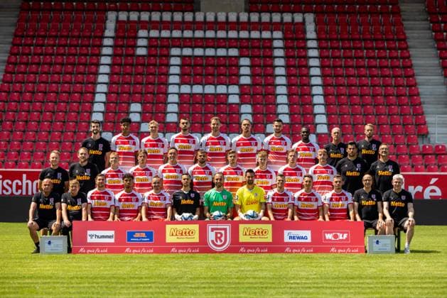 11 07 2023, Football, GER, Season, 3 Liga, Porträttermin 2023 2024, SSV Jahn Regensburg SSV Jahn Regensburg 3 Liga, Porträttermin 2023 2024, Team photo, hi row v li Phlipp Paintner Co Trainer , Noah Ganaus, Louis Breunig, Rasim Bulic, Florian Ballas, Joel Zwarts, Christian Schmidt, Agyemang Diawusie, Joe Enochs Head Coach , Andreas Patz Co Trainer mi Row f le Tobias Rutzinger Physiotherapist , Matthias Günther, Niclas Anspach, Christian Viet, Alexander Bittroff, Robin Ziegele, Elias Huth, Dominik Kother, Tobias Eisenhuth, Noel Eichinger, Philipp Tschauner Goalkeeper Coach , Achim Beierlorzer Managing Director Sports u Row from left Klaus Dieter Schneider Supervisor , Reinhold Reisinger Supervisor , Oscar Schönfelder, Bryan Hein, Andreas Geipl, Leon Cuk, Felix Gebhardt, Alexander Weidinger, Benedikt Saller, Konrad Faber, Jannik Graf, Franz Müller Team doctor , Bernd Meyer Team doctor DFL REGULATIONS PROHIBIT ANY USE OF PHOTOGRAPHS AS IMAGE SEQUENCES AND OR QUASI VIDEO