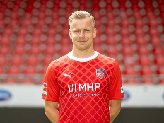 Lennard Maloney FC Heidenheim, 33 , GER, FC Heidenheim 1846, Football, 1 Bundesliga, Portraettermin, Spielzeit 2023 2024, 23 07 2023, DFB DFL regulations prohibit any use of photographs as image sequences and or quasi video , GER, FC Heidenheim 1846, Football, 1 Bundesliga, Portraettermin, Spielzeit 2023 2024, 23 07 2023 Heidenheim Copyright: xEibner-Pressefoto SaschaxWaltherx EP_EER