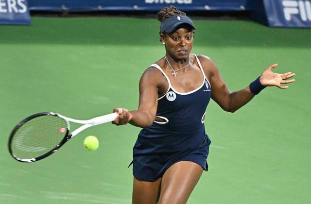 August 7, 2023, Montreal, PQ, CANADA: Sloane Stephens, of the United States, returns to Anhelina Kalinina, of Ukraine, during their first round at the National Bank Open tennis tournament in Montreal, Monday, August 7, 2023. Sloane Stephens, Anhelina Kalinina, - ZUMAc35_ 20230807_zaf_c35_080 Copyright: xGrahamxHughesx