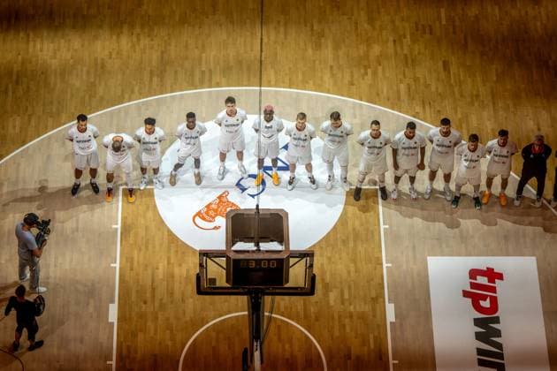 Basketball Berlin 09 08 2023 DBB mens national team international test match Germany GER Canada CAN team introduction Germany national anthem Oscar da Silva Germany, No 01 Daniel Theis Germany, No 10 Maodo Lo Germany, No 04 Dennis Schröder Schroeder Germany, No 17 Schröder Schroder Franz Wagner Germany, No 09 Isaac Bonga Germany, No 00 Nils Giffey Germany, No 05 Moritz Wagner Germany, No 13 Johannes Voigtmann Germany, No 07 Johannes Thiemann Germany, No 32 Leon Kratzer Germany, No 34 Andreas Obst Germany, No 42 David Krämer Germany, No 44 Kraemer Kramer Gordon Herbert Germany, national coach vlnr