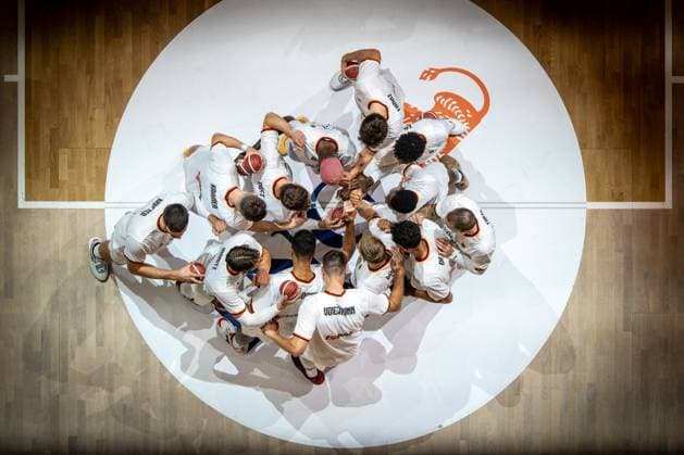 Basketball Berlin 09 08 2023 DBB mens national team international test match Germany GER Canada CAN team introduction Germany Huddle Oscar da Silva Germany, No 01 Daniel Theis Germany, No 10 Maodo Lo Germany, No 04 Dennis Schröder Schroeder Germany, No 17 Schröder Schroder Franz Wagner Germany, No 09 Isaac Bonga Germany, No 00 Nils Giffey Germany, No 05 Moritz Wagner Germany, No 13 Johannes Voigtmann Germany, No 07 Johannes Thiemann Germany, No 32 Leon Kratzer Germany, No 34 Andreas Obst Germany, No 42 David Krämer Germany, No 44 Kraemer Kramer