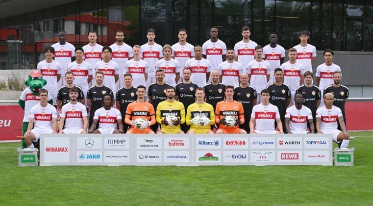 FUSSBALL 1 BUNDESLIGA SAISON 2023 2024 09 08 2023 Photo session at VfB Stuttgart on the training ground, team picture Serhou Guirassy, Waldemar Anton, Josha Vagnoman, Atakan Karazor, Konstantinos Mavropanos, Dan Axel Zagadou, Luca Pfeiffer, Silas, Hiroki Ito 4 row from left Genki Haraguchi, Wataru Endo, Wooyeong Jeong, Chris Fuehrich, Borna Sosa, Jamie Leweling, Deniz Undav, Pascal Stenzel, Maximilian Mittelstaedt, Enzo Millot 3 row from left VfB mascot Fritzle, match analyst Jasper Smets, Chief analyst Marcus Fregin, match analyst Jan Schimpchen, preventive coach Martin Franz, Matthias Schiffers, goalkeeper coach Steffen Krebs, technical coach Nathaniel Weiss, co-trainer Malik Fathi, co-trainer David Krecidlo, Coach Sebastian Hoeness 1 row from left Jovan Milosevic, Lilian Egloff, Mohamed Sankoh, Goalkeeper Dennis Seimen, Goalkeeper Fabian Bredlow, Goalkeeper Alexander Nuebel, Goalkeeper Florian Schock, Thomas Kastanaras, Clinton Mola und Roberto Massimo 1 row from left