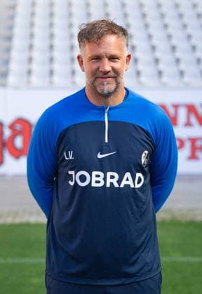 Lars Vossler SC Freiburg, Co Trainer 1 Bundesliga, SC Freiburg, Portraettermin 2023 2024, 10 08 2023, DFL REGULATES PROHIBIT ANY USE OF PHOTOGRAPHS AS IMAGE SEQUENCES AND OR QUASI VIDEO GER, Football, Men, 1 Bundesliga, Spielzeit 2023 2024, SC Freiburg, Portraettermin 2023 2024, 10 08 2023, Freiburg im Breisgau Copyright: xEibner-Pressefoto SilasxSchuellex EP_EER