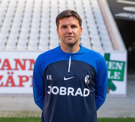 Florian Bruns SC Freiburg, Co Trainer 1 Bundesliga, SC Freiburg, Portraettermin 2023 2024, 10 08 2023, DFL REGULATES PROHIBIT ANY USE OF PHOTOGRAPHS AS IMAGE SEQUENCES AND OR QUASI VIDEO GER, Football, Men, 1 Bundesliga, Season 2023 2024, SC Freiburg, Portraettermin 2023 2024, 10 08 2023, Freiburg im Breisgau Copyright: xEibner-Pressefoto SilasxSchuellex EP_EER