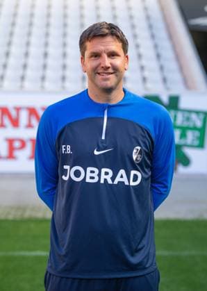 Florian Bruns SC Freiburg, Co Trainer 1 Bundesliga, SC Freiburg, Portraettermin 2023 2024, 10 08 2023, DFL REGULATES PROHIBIT ANY USE OF PHOTOGRAPHS AS IMAGE SEQUENCES AND OR QUASI VIDEO GER, Football, Men, 1 Bundesliga, Season 2023 2024, SC Freiburg, Portraettermin 2023 2024, 10 08 2023, Freiburg im Breisgau Copyright: xEibner-Pressefoto SilasxSchuellex EP_EER