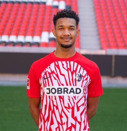 Kenneth Schmidt SC Freiburg, 4 1 Bundesliga, SC Freiburg, Portraettermin 2023 2024, 10 08 2023, DFL REGULATES PROHIBIT ANY USE OF PHOTOGRAPHS AS IMAGE SEQUENCES AND OR QUASI VIDEO GER, Football, Men, 1 Bundesliga, Spielzeit 2023 2024, SC Freiburg, Portraettermin 2023 2024, 10 08 2023, Freiburg im Breisgau Copyright: xEibner-Pressefoto SilasxSchuellex EP_EER