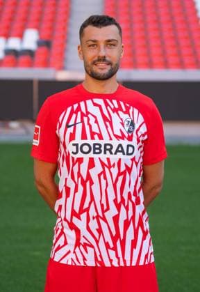 Manuel Gulde SC Freiburg, 5 1 Bundesliga, SC Freiburg, Portraettermin 2023 2024, 10 08 2023, DFL REGULATES PROHIBIT ANY USE OF PHOTOGRAPHS AS IMAGE SEQUENCES AND OR QUASI VIDEO GER, Football, Men, 1 Bundesliga, Spielzeit 2023 2024, SC Freiburg, Portraettermin 2023 2024, 10 08 2023, Freiburg im Breisgau Copyright: xEibner-Pressefoto SilasxSchuellex EP_EER