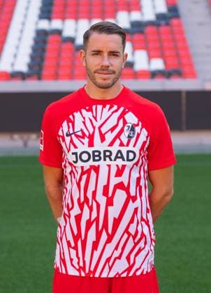 Christian Guenter SC Freiburg, 30 1 Bundesliga, SC Freiburg, Portraettermin 2023 2024, 10 08 2023, DFL REGULATES PROHIBIT ANY USE OF PHOTOGRAPHS AS IMAGE SEQUENCES AND OR QUASI VIDEO GER, Football, Men, 1 Bundesliga, Spielzeit 2023 2024, SC Freiburg, Portraettermin 2023 2024, 10 08 2023, Freiburg im Breisgau Copyright: xEibner-Pressefoto SilasxSchuellex EP_EER