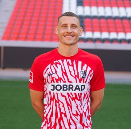 Maximilian Eggestein SC Freiburg, 8 1 Bundesliga, SC Freiburg, Portraettermin 2023 2024, 10 08 2023, DFL REGULATES PROHIBIT ANY USE OF PHOTOGRAPHS AS IMAGE SEQUENCES AND OR QUASI VIDEO GER, Football, Men, 1 Bundesliga, Spielzeit 2023 2024, SC Freiburg, Portraettermin 2023 2024, 10 08 2023, Freiburg im Breisgau. Copyright: xEibner-Pressefoto SilasxSchuellex EP_EER