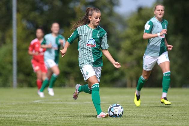 v li Tuana Mahmoud geb Keles, SV Werder Bremen, 10 on the ball, single image, full body, action, game scene, 13 08 2023, Ostereistedt Germany , football, test match women, 1 FC Union Berlin SV Werder Bremen xobx
