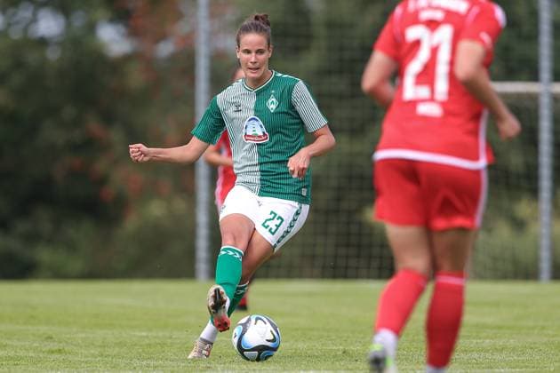 v li Hanna Nemeth SV Werder Bremen, 23 on the ball, single image, full body, action, game scene, 13 08 2023, Ostereistedt Germany , football, test match women, 1 FC Union Berlin SV Werder Bremen xobx