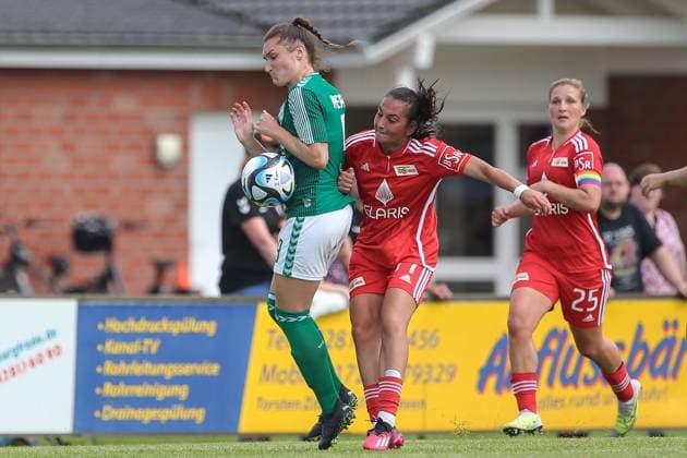 f li Sophie Weidauer SV Werder Bremen, 9 and Athanasia Moraitou 1 FC Union Berlin, 77 in duel, duel, dynamics, action, action, game scene, 13 08 2023, Ostereistedt Germany , football, test match women, 1 FC Union Berlin SV Werder Bremen xobx
