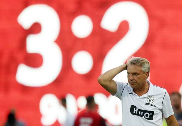 2 3 Defeat for Elversberg, Horst Steffen coach SV Elversberg 18 08 2023, Football, 2 Bundesliga, FC Kaiserslautern SV Elversberg, 3 Matchday, Season 2023 24, Fritz Walter Stadion, Kaiserslautern, Germany, zmdz, DFB DFL regulations prohibit any use of photographs as image sequences and or quasi video FC Kaiserslautern SV Elversberg