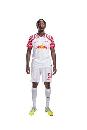 El Chadaille Bitshiabu RB Leipzig portrait appointment season 2023 2024, men, 1 BL, RB Leipzig, portrait, introduction, presentation, press appointment, soccer, GER, RedBull, Red Bull, RBL shooting, studio, studio shooting, freisteller, xptt