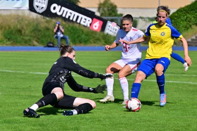 Julia Schoepfel SFC Stern 1900, 01 in goal stops, Martyna Wiankowska 1 FC Koeln 26 , Sina Gierig SFC Stern 1900, 08 GER, SFC Stern 1900 vs 1 FC Koeln, womens football, DFB Pokal women, 2 round, 2023 2024, 09 09 2023 DFL REGULATES PROHIBIT ANY USE OF PHOTOGRAPHS AS IMAGE SEQUENCES AND OR QUASI VIDEO GER, SFC Stern 1900 vs 1 FC Koeln, womens football, DFB Pokal women, 2 round, 2023 2024, 09 09 2023 Berlin Copyright: xEibner-Pressefotox xClaudiusxRauchx EP_CRH