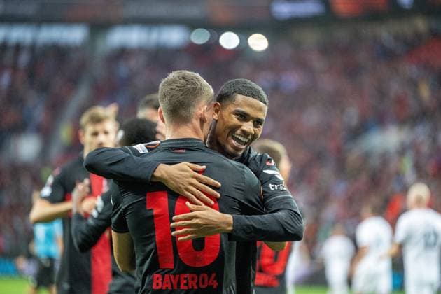 GER, EL, Bayer 04 Leverkusen vs BK Haecken, season 2023 24, 21 09 2023, BayArena, Leverkusen, GER, EL, Bayer 04 Leverkusen vs BK Haecken, season 2023 24, In the picture Amine Adli Bayer 04 Leverkusen, 21 , congratulates Florian Wirtz Bayer 04 Leverkusen, 10 to the 1 0 individual action, half body half body goal cheer cheer cheer cheer nordphotoxGmbHxx xDenkinger nph00015
