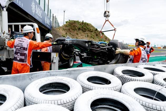 10 GASLY Pierre (fra), Alpine F1 Team A523, action crash, accident, marshall, commissaire de piste, marshal, marshalls, marshals during the 2023 Formula 1 Lenovo Japanese Grand Prix, 16th round of the 2023 Formula One World Championship, WM, Weltmeisterschaft from September 22 to 24, 2023 on the Suzuka International Racing Course, in Suzuka - FORMULE 1 : Grand prix du Japon - FIA - Suzuka - 22 09 2023 DPPI Panoramic 00123036_F12023GP17JAP_JK175089