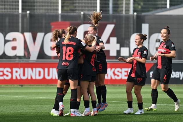 Jubel, Freuen, celebrate, happy, cheer , Goal Celebration Bayer 04 Leverkusen Frauen 1 0, 30 09 2023, Leverkusen Germany , Fussball,google pixel Frauenbundesliga bayer 04 Leverkusen 1 FC Nürnberg, DFB DFL REGULATIONS PROHIBIT ANY USE OF PHOTOGRAPHS AS IMAGE SEQUENCES AND OR QUASI VIDEO xmkx