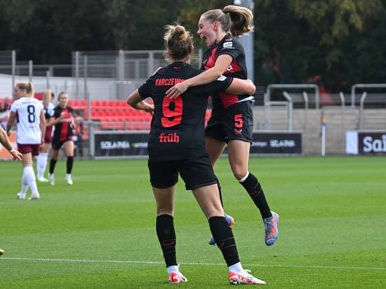 Janou Levels Bayer 04 Leverkusen, 05 jumps Nikola Karczewska Bayer 04 Leverkusen, 09 jubilant into arms after scoring 4 0 Bayer 04 Leverkusen vs 1 FC Nuernberg, Football, Google Pixel Womens Bundesliga, 02 Matchday, Season 2023 2024, 30 09 2023 DFL REGULATES PROHIBIT ANY USE OF PHOTOGRAPHS AS IMAGE SEQUENCES AND OR QUASI VIDEO Bayer 04 Leverkusen vs 1 FC Nuernberg, football, Google Pixel Womens Bundesliga, 02 Matchday, Season 2023 2024, 30 09 2023 Leverkusen Copyright: xEibner-Pressefoto ThomasxHaeslerx EP_THR