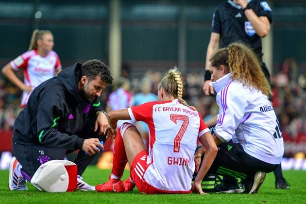 Giulia Gwinn FC Bayern Munich, FCB, 7 must be treated, injured, injury, injured, sporting injury, 02 10 2023, Munich Germany , Football, Google Pixel Womens Bundesliga, FC Bayern Munich 1 FC Cologne, DFB DFL REGULATES PROHIBIT ANY USE OF PHOTOGRAPHS AS IMAGE SEQUENCES AND OR QUASI VIDEO xslx