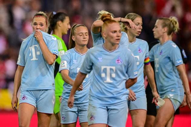 Köllner players looking disappointed after end of game, disappointment, frustration, disappointed, pessimistic, 02 10 2023, Munich Germany , Football, Google Pixel Women Bundesliga, FC Bayern Munich 1 FC Cologne, DFB DFL REGULATES PROHIBIT ANY USE OF PHOTOGRAPHS AS IMAGE SEQUENCES AND OR QUASI VIDEO xslx