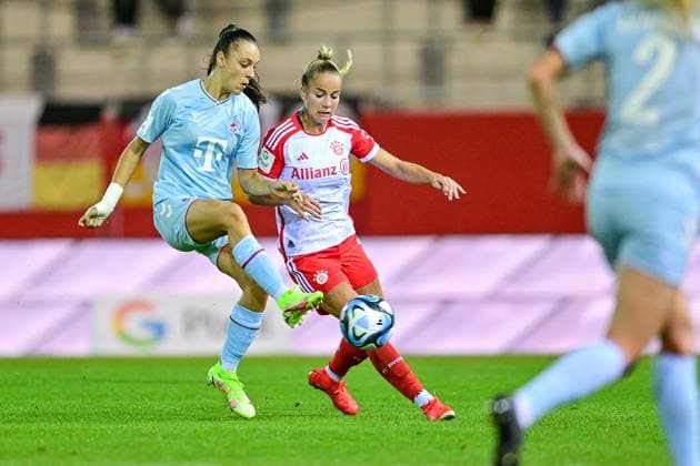 v li Natalia Padilla Bidas Cologne, 22 Giulia Gwinn FC Bayern Munich, FCB, 7 in duel, duel, tackle, dynamic, action, action, 02 10 2023, Munich Germany , Football, Google Pixel Women Bundesliga, FC Bayern Munich 1 FC Cologne, DFB DFL REGULATIONS PROHIBIT ANY USE OF PHOTOGRAPHS AS IMAGE SEQUENCES AND OR QUASI VIDEO xslx