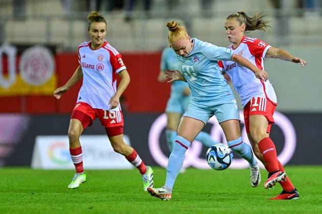 v li Lina Maria Magull FC Bayern Munich, FCB, 16 Laura Vogt Cologne, 8 Georgia Stanway FC Bayern Munich, FCB, 31 in duel, duel, tackle, dynamics, action, 02 10 2023, Munich Germany , football, Google Pixel Women Bundesliga, FC Bayern Munich 1 FC Cologne, DFB DFL REGULATIONS PROHIBIT ANY USE OF PHOTOGRAPHS AS IMAGE SEQUENCES AND OR QUASI VIDEO xslx
