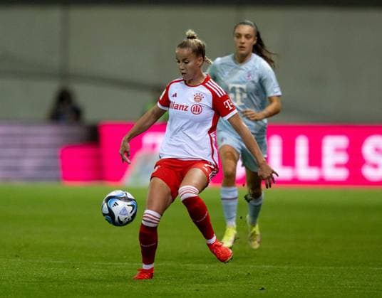 Giulia Gwinn FC Bayern Muenchen Women, 7 FC Bayern Muenchen Women vs 1 FC Koeln, Football, Women Bundesliga, 2 Matchday, Season 2023 2024, 02 10 2023 DFL DFB REGULATES PROHIBIT ANY USE OF PHOTOGRAPHS as IMAGE SEQUENCES and or QUASI VIDEO FC Bayern Muenchen Women vs 1 FC Koeln, Football, Women Bundesliga, 2 Matchday, Season 2023 2024, 02 10 2023 Muenchen Copyright: xEibner-Pressefoto Feinerx EP_HFR