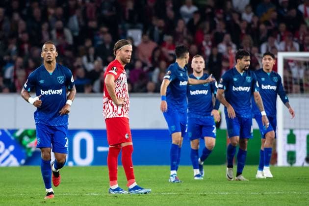 Lucas Hoeler SC Freiburg, 09 aergert over the goal to 1 2, Thilo Kehrer West Ham United, 24 is pleased, GER, SC Freiburg SCF vs West Ham United WHU , Football UEFA Europa League, Group A, Matchday 2, Season 2023 2024, 05 10 2023 GER, SC Freiburg SCF vs West Ham United WHU , Football UEFA Europa League, Group A, Matchday 2, Season 2023 2024, 05 10 2023 Freiburg Copyright: xEibner-Pressefoto Memmlerx EP_MMR