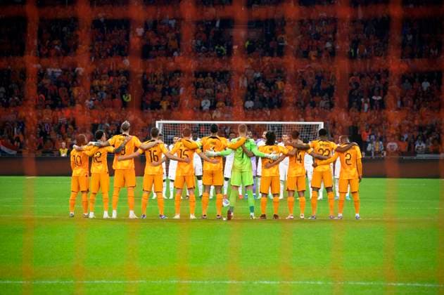 Amsterdam The Netherlands 13th October 2023 UEFA European Championships qualification match The Netherlands vs France in the Johan Cruijff Arena. Moments silence before the game for the situation in the Middle East. gaza, israel, palestine Nederland, Niederland, Frankrijk,frankreich, soccer, voetbal, fussbal, holland, oranje, football, elftal
