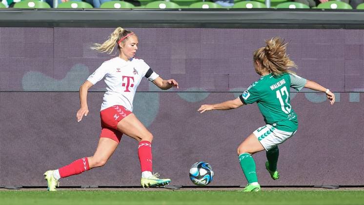f l Janina Hechler 1 FC Köln, 28 and Ricarda Walkling SV Werder Bremen, 13 in duel, duel, dynamics, action, game scene, THE DFB DIRECTIVES PROHIBIT ANY USE OF PHOTOGRAPHS AS IMAGE SEQUENCES AND OR QUASI VIDEO , 14 10 2023, Bremen Germany , Football, Google Pixel Womens Bundesliga, SV Werder Bremen 1 FC Cologne xobx