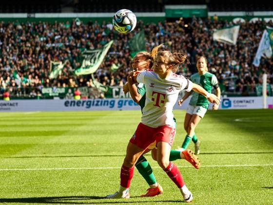 Duel Maja Sternad SV Werder Bremen 11 , Lotta Cordes 1 FC Koeln 06 GER, SV Werder Bremen 1 FC Koeln, Football, Womens Bundesliga, 4 Matchday, Season 2023 2024, 14 10 2023 GER, SV Werder Bremen 1 FC Koeln, Football, Womens Bundesliga, 4 Matchday, Season 2023 2024, 14 10 2023 Bremen Copyright: xEibner-Pressefoto xStephaniexZerx EP_SZE