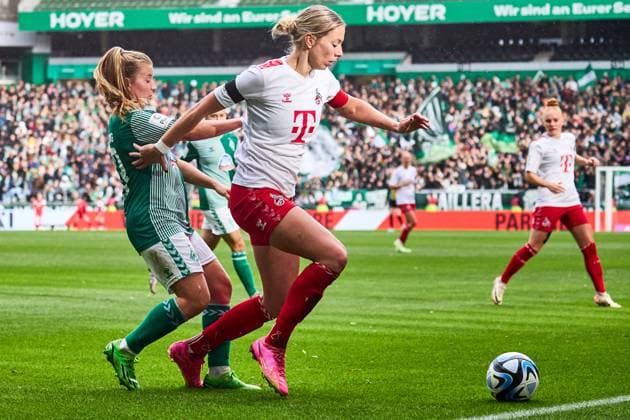 Duel Sharon Beck 1 FC Koeln 10 , Ricarda Walkling SV Werder Bremen 13 GER, SV Werder Bremen 1 FC Koeln, Football, Womens Bundesliga, 4 Matchday, Season 2023 2024, 14 10 2023 GER, SV Werder Bremen 1 FC Koeln, Football, Womens Bundesliga, 4 Matchday, Season 2023 2024, 14 10 2023 Bremen Copyright: xEibner-Pressefoto xStephaniexZerx EP_SZE