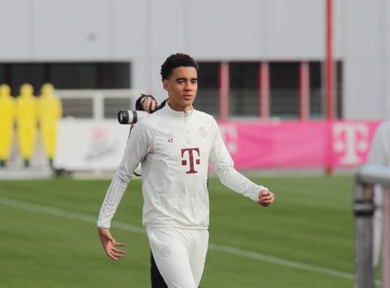 Munich, Germany 23 October 2023 football, men, season 2023 2024, FC Bayern Munich, Säbener Strasse, training ground, training, final training, Champions League Jamal Musiala FC Bayern Munich head, upper body