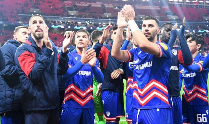 Soccer UEFA Champions League, 2023 2024 season, Group stage, Group G, Matchday 3, RB Leipzig vs Red Star Belgrade Sportsko drustvo Crvena zvezda 3 1 1 0 25 10 2023 The team of Red Star Belgrade Sportsko drustvo Crvena zvezda thanks after the match RB Leipzig vs Red Star Belgrade Sportsko drustvo Crvena zvezda 25 10 2023 to the traveling fans To see among others Omri Glazer goalkeeper Belgrade, Back number 18 , Mirko Ivanic Offensive midfield Belgrade, back number 4 , Marko Stamenic Central midfield Belgrade, Back number 6 , Cherif Ndiaye Center forward Belgrade, back number 9 , Peter Olayinka Center forward Belgrade, back number 14 , Aleksandar Dragovic Central defender Belgrade, back number 15 , Milan Rodic Left defender Belgrade, back number 23 , Nasser Djiga center back Belgrade, back number 24 , Srdjan Mijailovic center back Belgrade, back number 33 , In beom Hwang central midfield Belgrade, back number 66 , Stefan Mitrovic left wing Belgrade, back number 80 Leipzig Saxony Germany Red Bull Arena