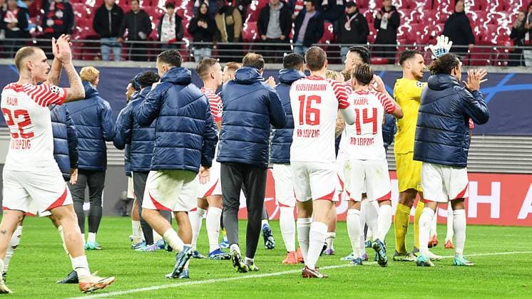Soccer UEFA Champions League, 2023 2024 season, Group stage, Group G, Matchday 3, RB Leipzig vs Red Star Belgrade Sportsko drustvo Crvena zvezda 3 1 1 0 25 10 2023 RB Leipzig players thank the fans after the match RB Leipzig vs Red Star Belgrade Sportsko drustvo Crvena zvezda 25 10 2023 See among others David Raum Left defender RB Leipzig, back number 22, 22 , Dani Olmo Offensive midfield RB Leipzig, Back number 7, 7 , Lukas Klostermann Right defender RB Leipzig, back number 16, 16 , Christoph Baumgartner Offensive midfield RB Leipzig, back number 14, 14 , Benjamin Sesko Center forward RB Leipzig, back number 30, 30 , Janis Blaswich Goalkeeper RB Leipzig, back number 21, 21 , Yussuf Poulsen Center forward RB Leipzig, back number 9, 9 Leipzig Saxony Germany Red Bull Arena